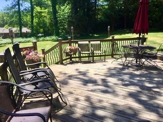 Photo - 231 Grove Dr