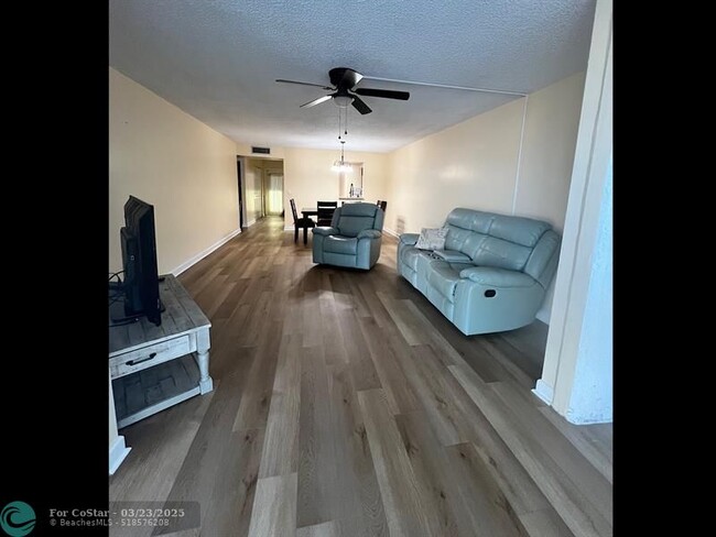 Building Photo - 7320 Lake Cir Dr Unit 204 Rental