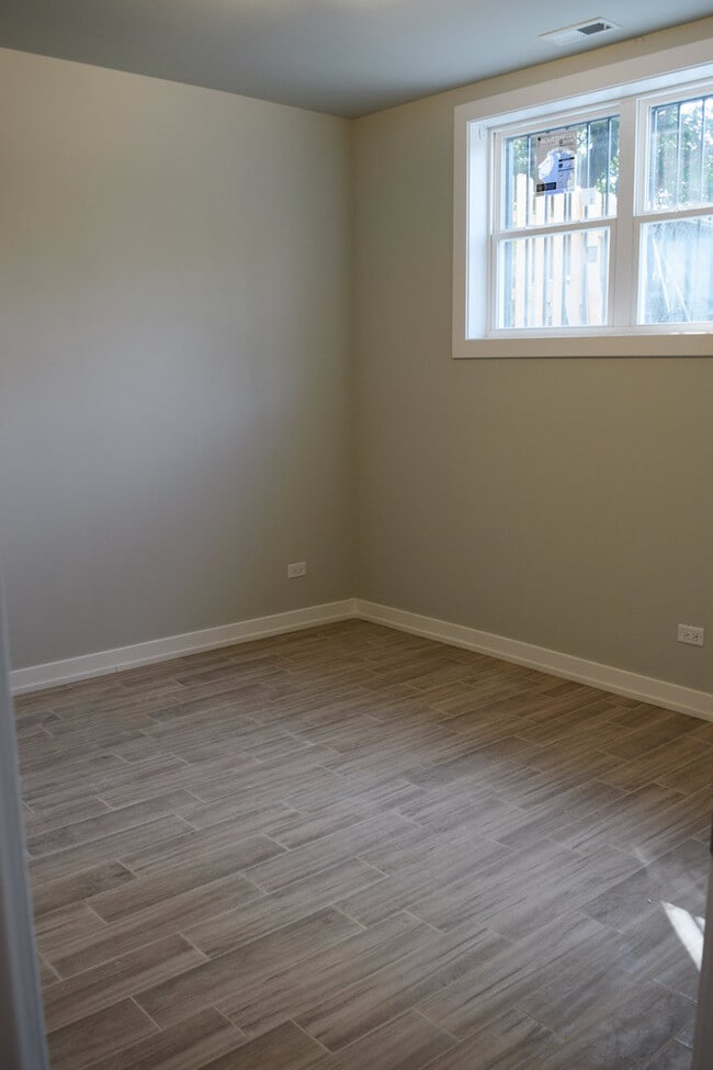 Photo - 6144 S University Ave Unidad 3