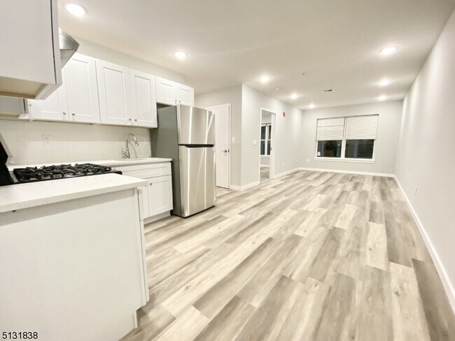 Photo - 154 Hamilton Ave