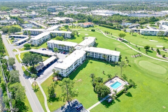 Building Photo - 1740 Pine Valley Dr Unit 102