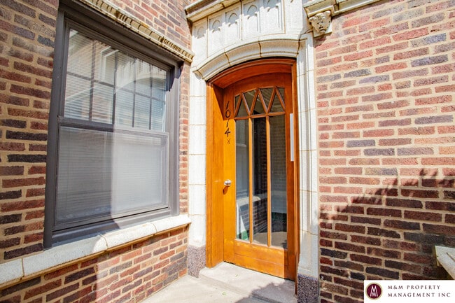 1000 - 1010 North Blvd
