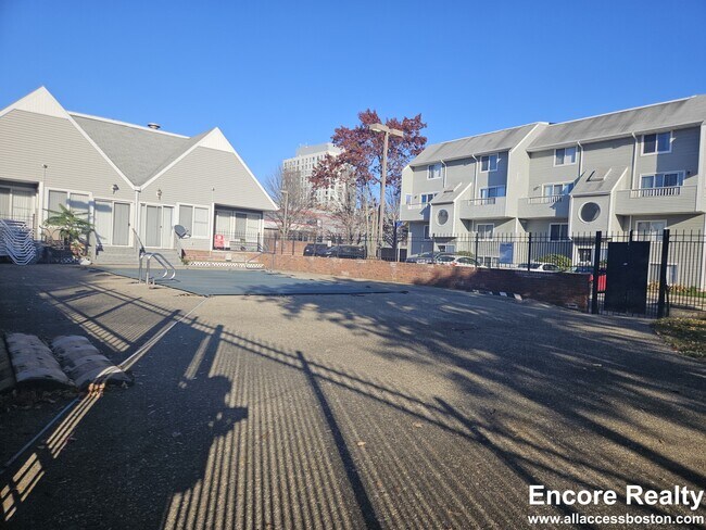 Building Photo - 146 N Beacon St