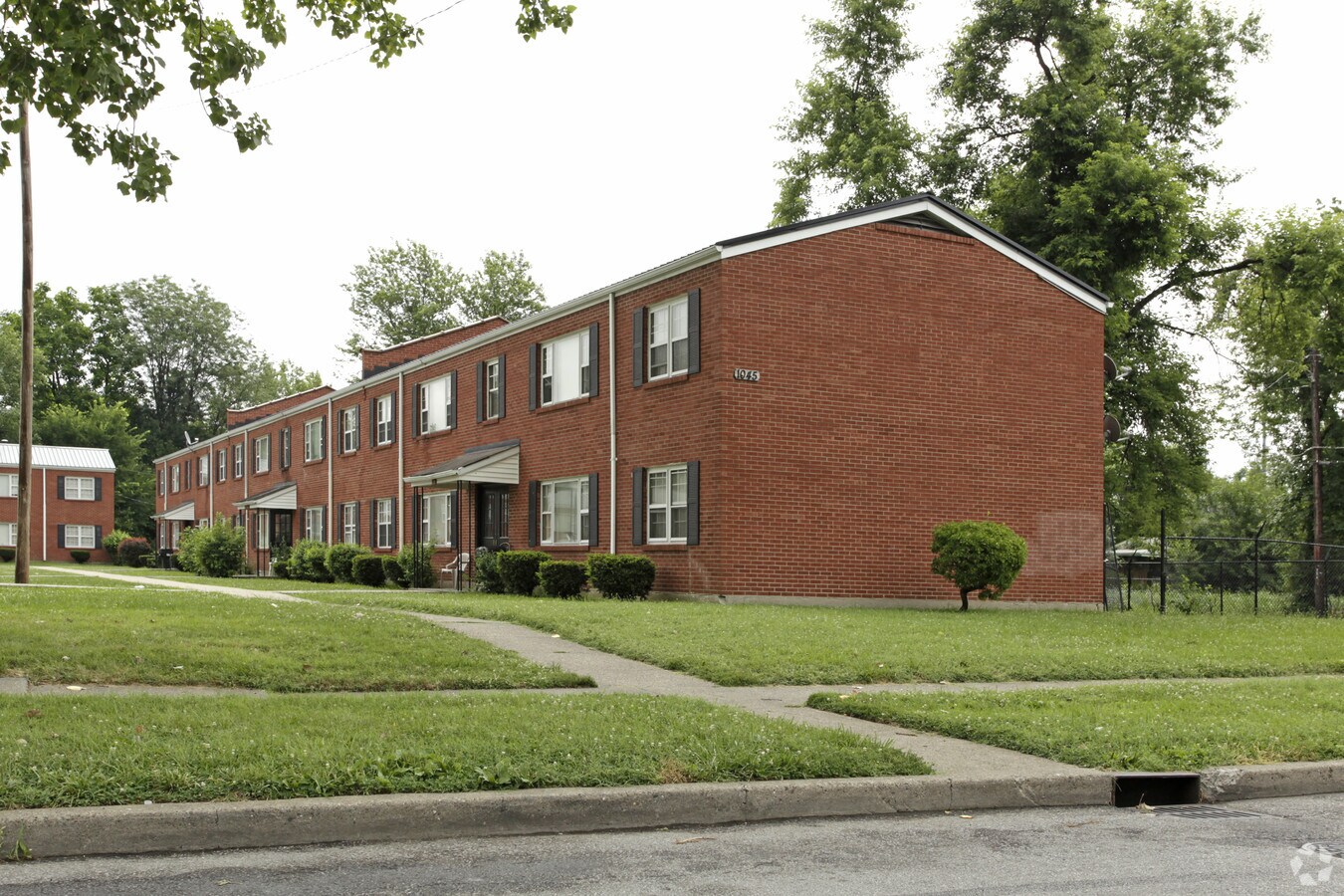 Grand Avenue Apartments - Grand Avenue Apartments