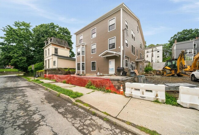 Building Photo - 133 N Miller St Unit 1A