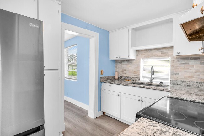 Photo - 1497 Silver Beach Rd