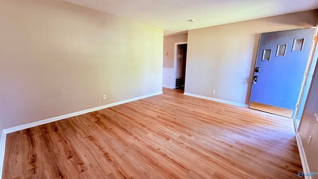 Photo - 105 Superior Ave SE