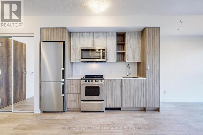 Photo - 251 Manitoba St Unité 711