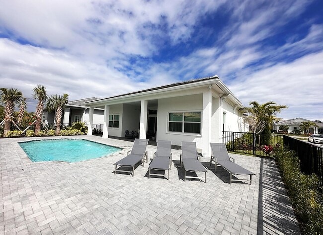 Building Photo - 10027 Timber Crk Wy