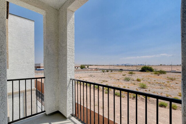 BRAND NEW TOWNHOME OFF 215 AND RUSSELL * N... - BRAND NEW TOWNHOME OFF 215 AND RUSSELL * N...