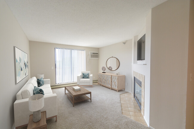 The Views of Minnetonka - The Views of Minnetonka Apartments