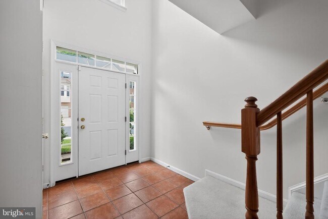 Photo - 1034 Meandering Way