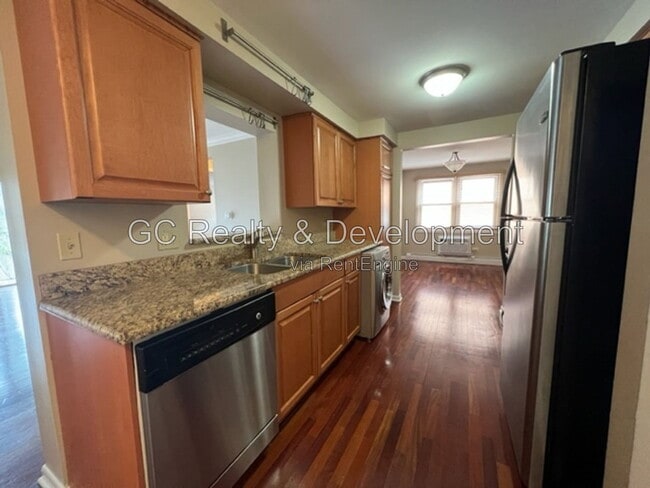 Photo - 1247 E Washington St Unit Apartment 202