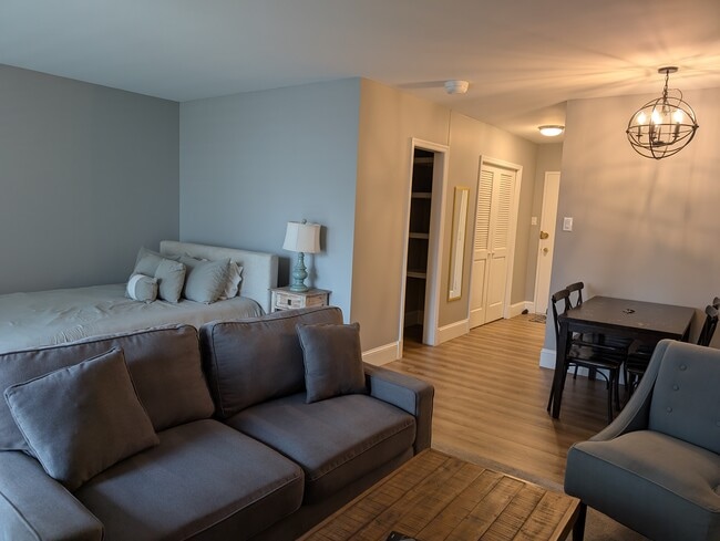 Building Photo - 300 M St SW Unit N102