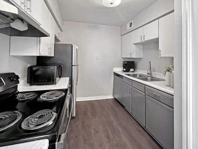 Building Photo - 874 Yorkchester Dr Unit 133