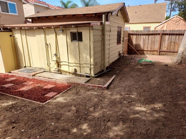 Photo - 1586 Orange Ave