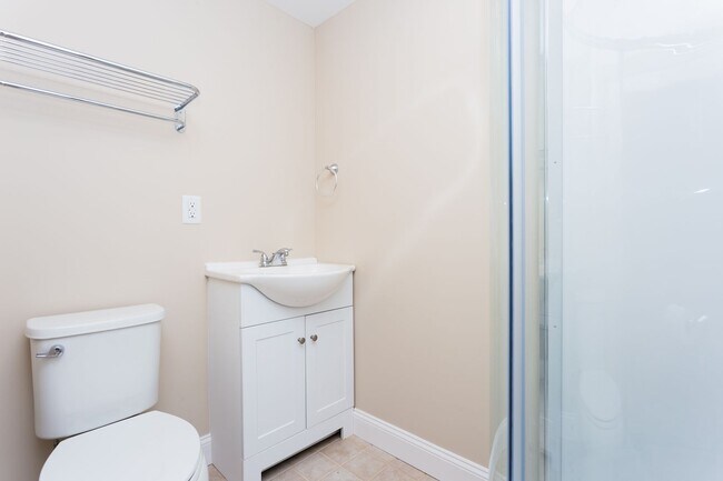 Photo - 412 W Marshall St Unit 1