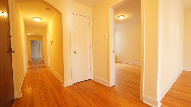 Photo - 3442 W Parker Ave Unit 2