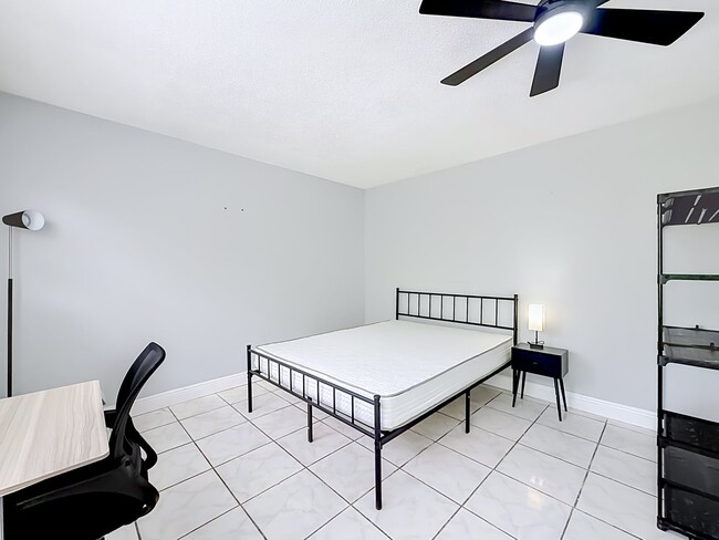 Building Photo - 7464 NW 16th St Unit 7464 NW 16th St