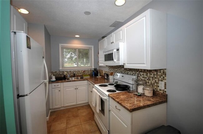 Photo - 10 E Beach Rd