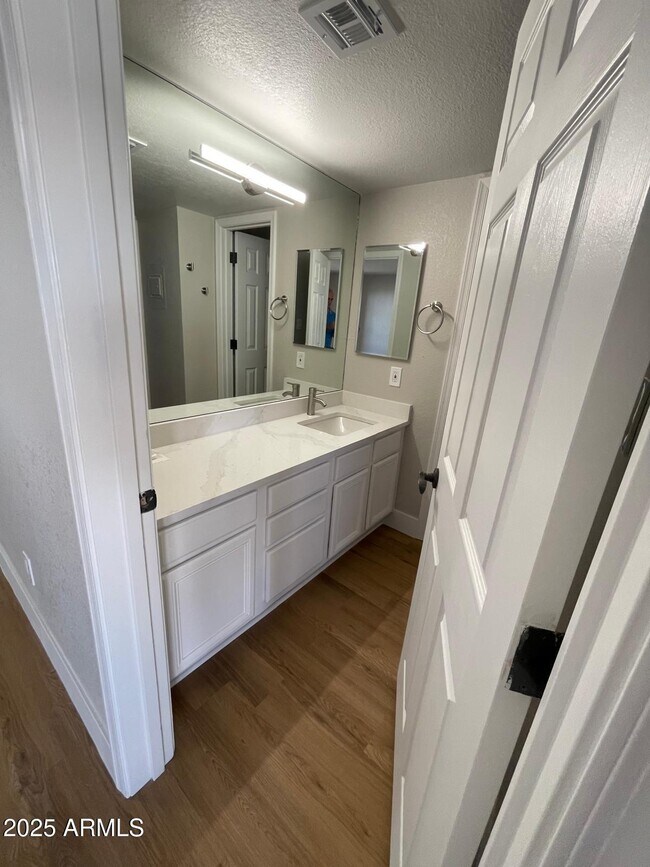 Photo - 8500 E Indian School Rd Unidad 248