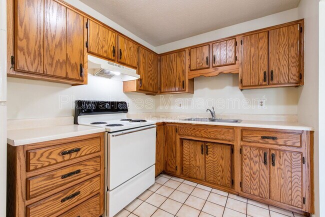 4406 S Brook St Unit 27