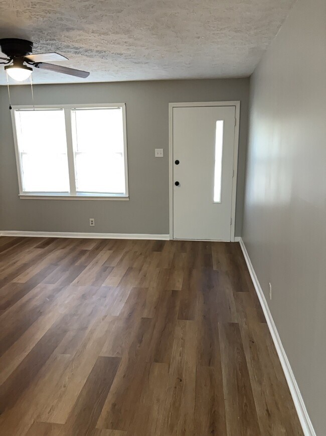 Photo - 1101 E 2nd St