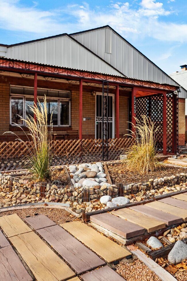 Photo - 1733 Lima St