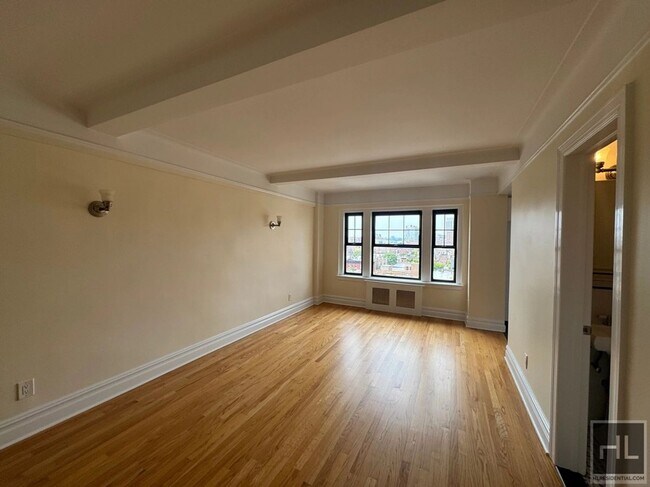 Building Photo - Christopher Street Rental