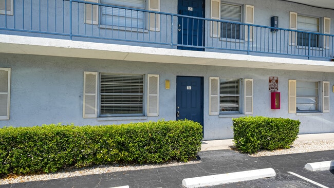 Regatta Royale Apartments