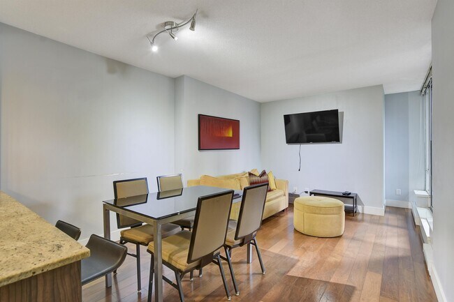 Photo - 1088 Richards St