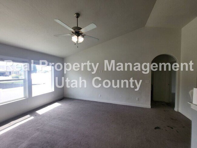 998 S 960 E Unit Upstairs