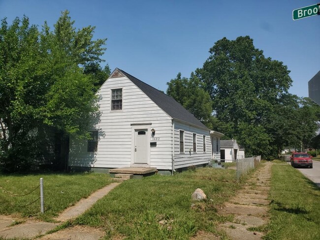 Photo - 1602 N Brookfield St House