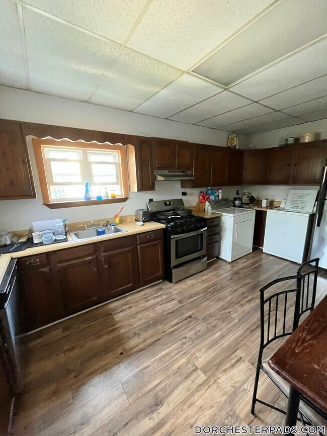 Photo - 26-28 Harbor View St. Unidad 3