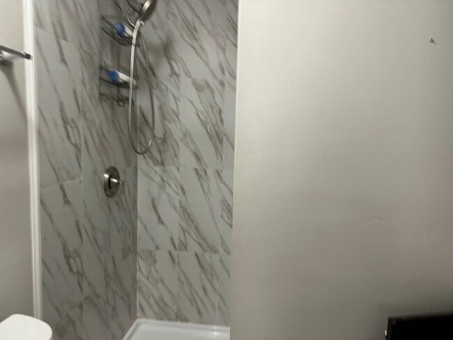 Photo - 12105 Carriage Ct SE Unidad B