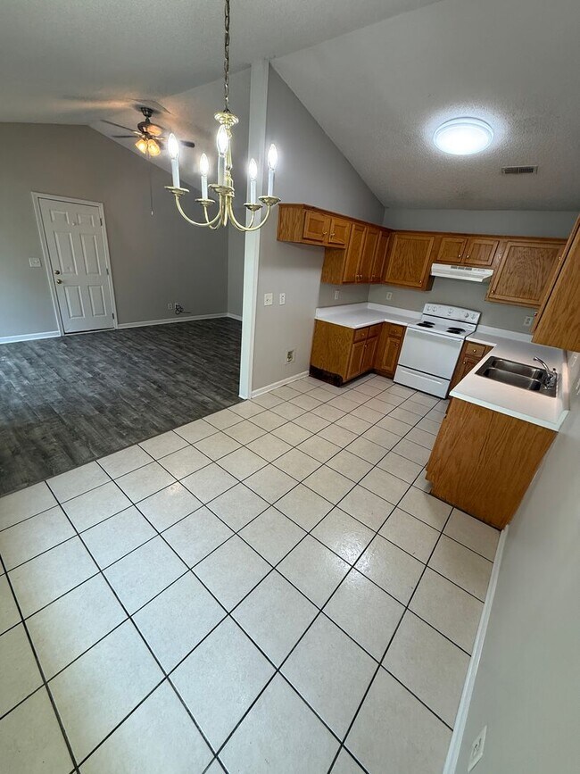 Photo - 194 Painter Rd NE Unidad Apt A