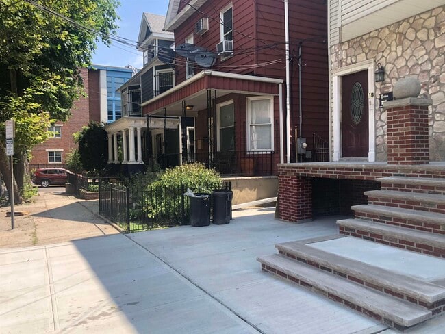 Photo - 18 Britton St