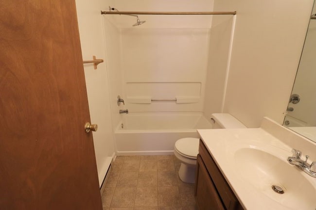 Photo - 40 Oriole Dr