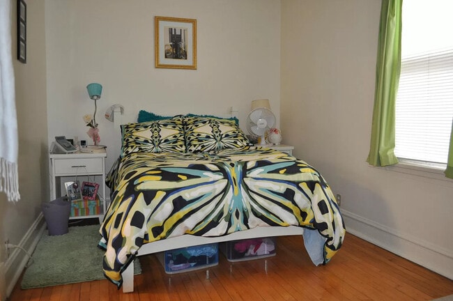 Photo - 2319 W School St Unit #1