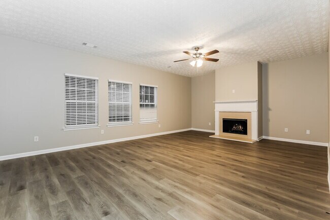 Photo - 204 Sandstone Dr