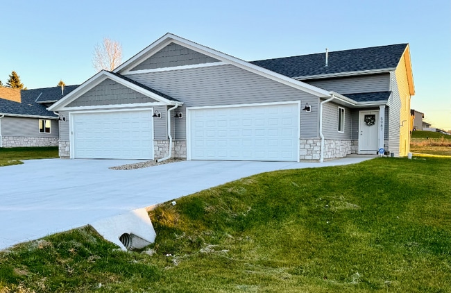 Photo - 5989-5991 Hanson Ct