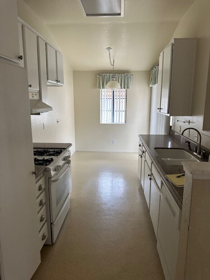 Evergreen Village: Upper 2 Bedroom 2 Bath ... - Evergreen Village: Upper 2 Bedroom 2 Bath ... House