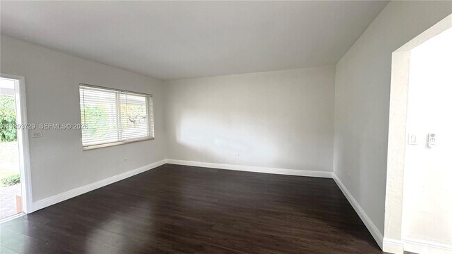 Photo - 11105 NE 9th Ave