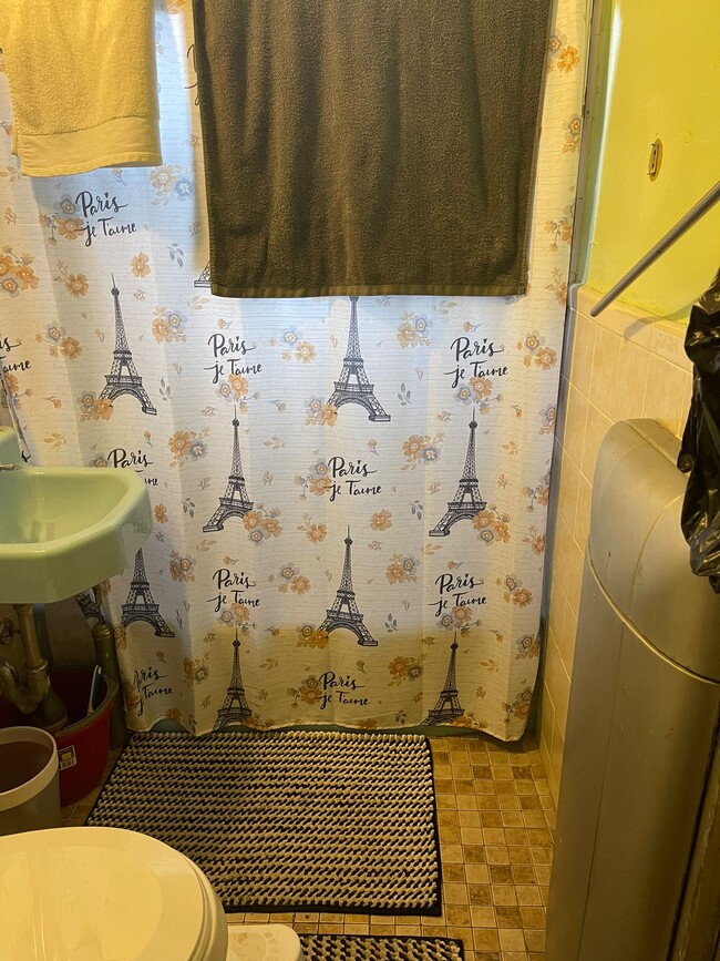 Photo - 50 Kenilworth Pl Unit 2D