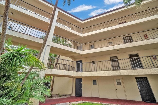 Photo - 2311 S Cypress Bend Dr Unit 316B