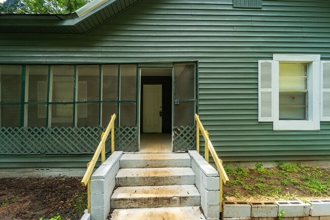 Photo - Cozy, Stylish, and Newly Renovated in the ...