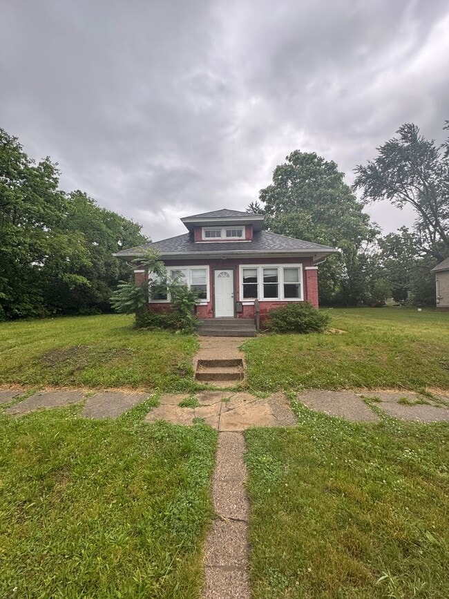 2 Bedroom 1 Bathroom House - 2 Bedroom 1 Bathroom House