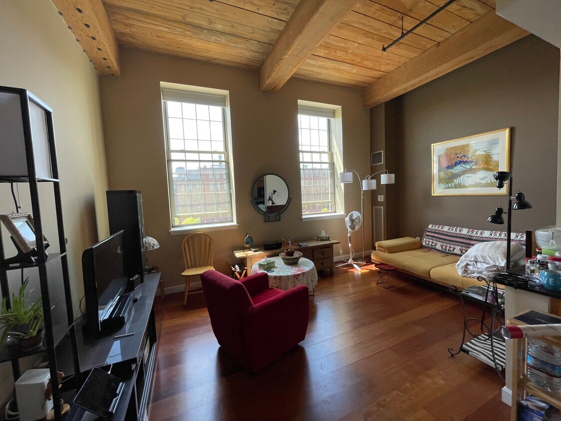 Photo - 52 Lawrence Dr (Lowell, MA)