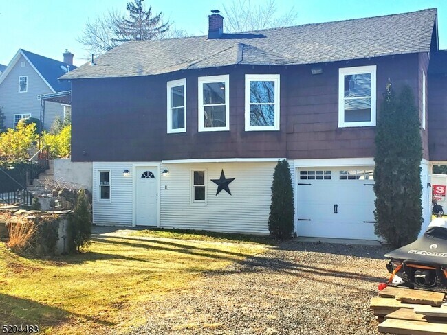 Photo - 112 W Summit St