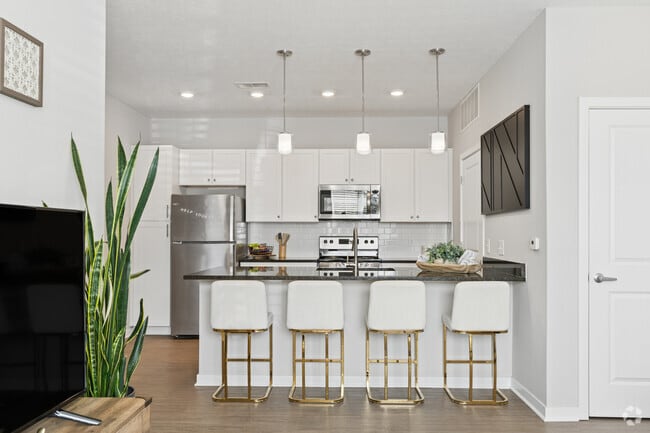 2BR, 2BA - 975SF - Kitchen